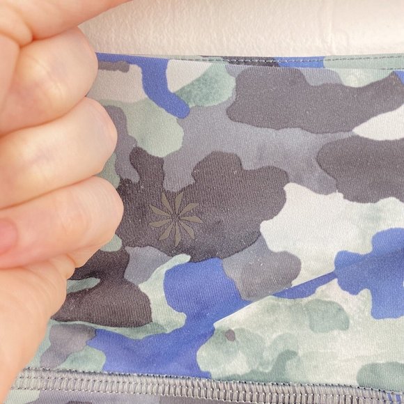 Athleta Ultimate Stash 7/8 Leggings‎ Cloud Camo Dress Blue Running Size S - Picture 6 of 8